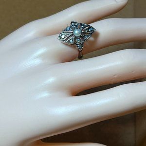 Sarah Coventry Silver Tone Rhinestone Pearl Size 7.5 Adjustable Cocktail Ring